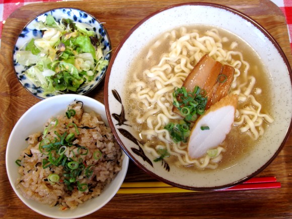 ヨナーズの沖縄そばセット