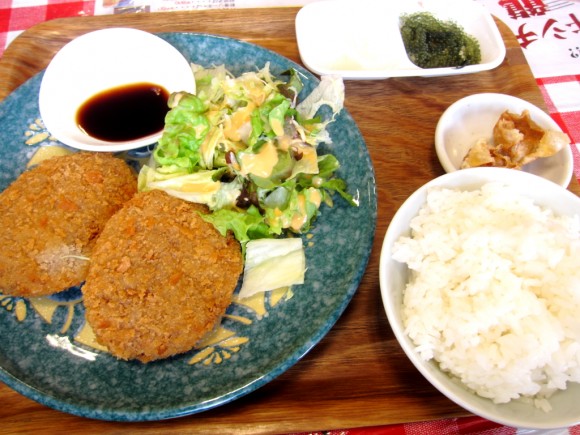 ヨナーズ石垣牛Wメンチカツ定食